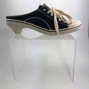 Chinese laundry Wash 7.5 Lace Up  Sneaker Heel